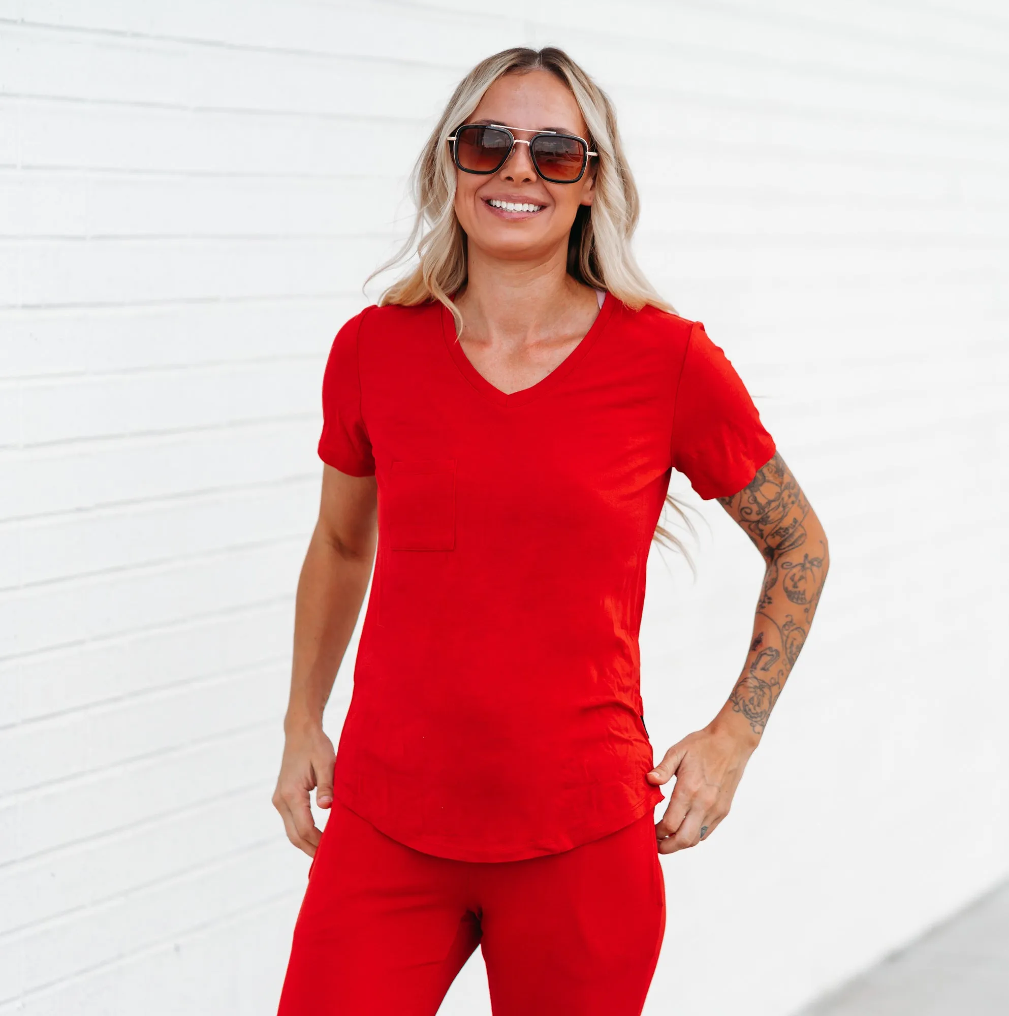 MAMA V-NECK- Red