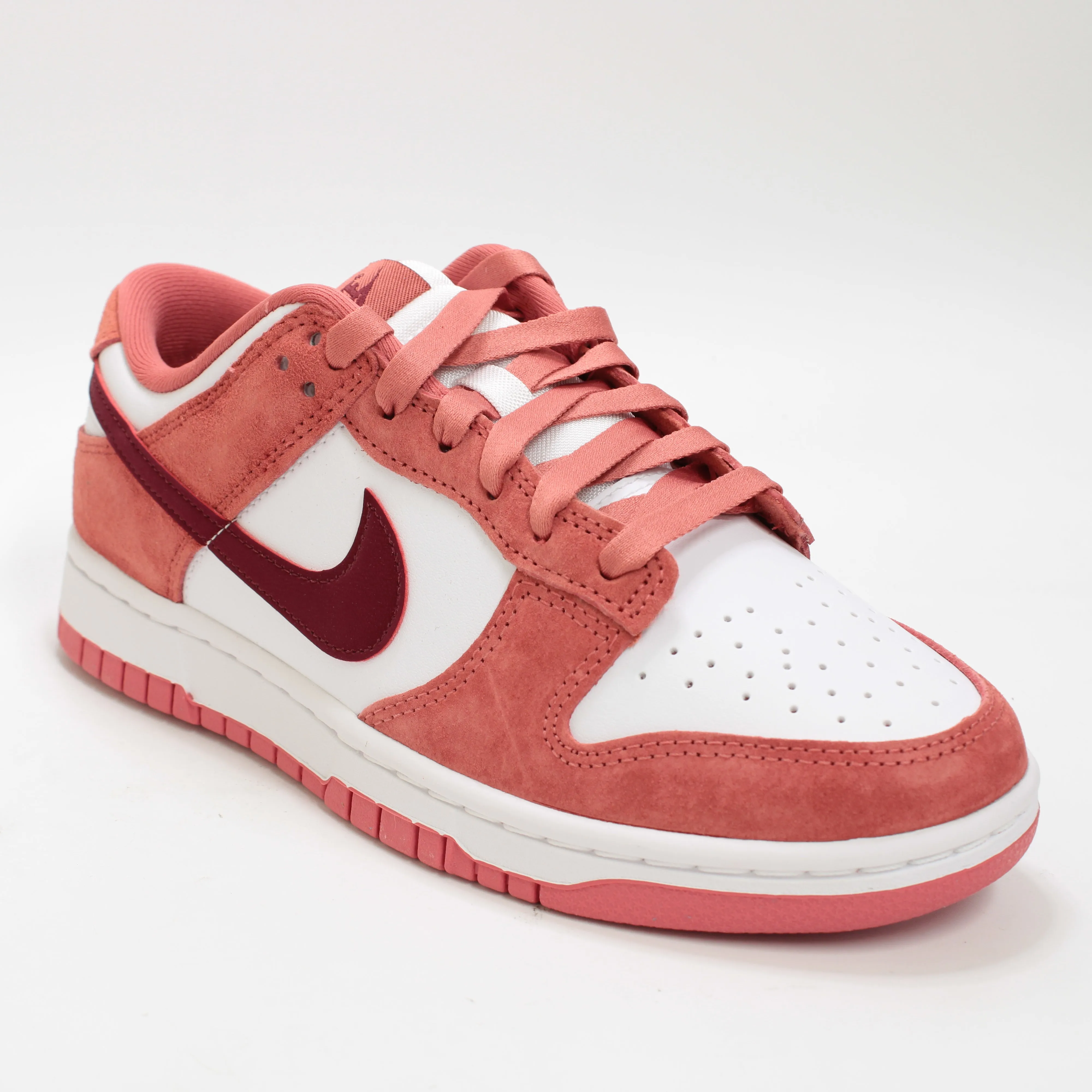 Nike Dunk Low Trainers White Teram Red Dragon Red