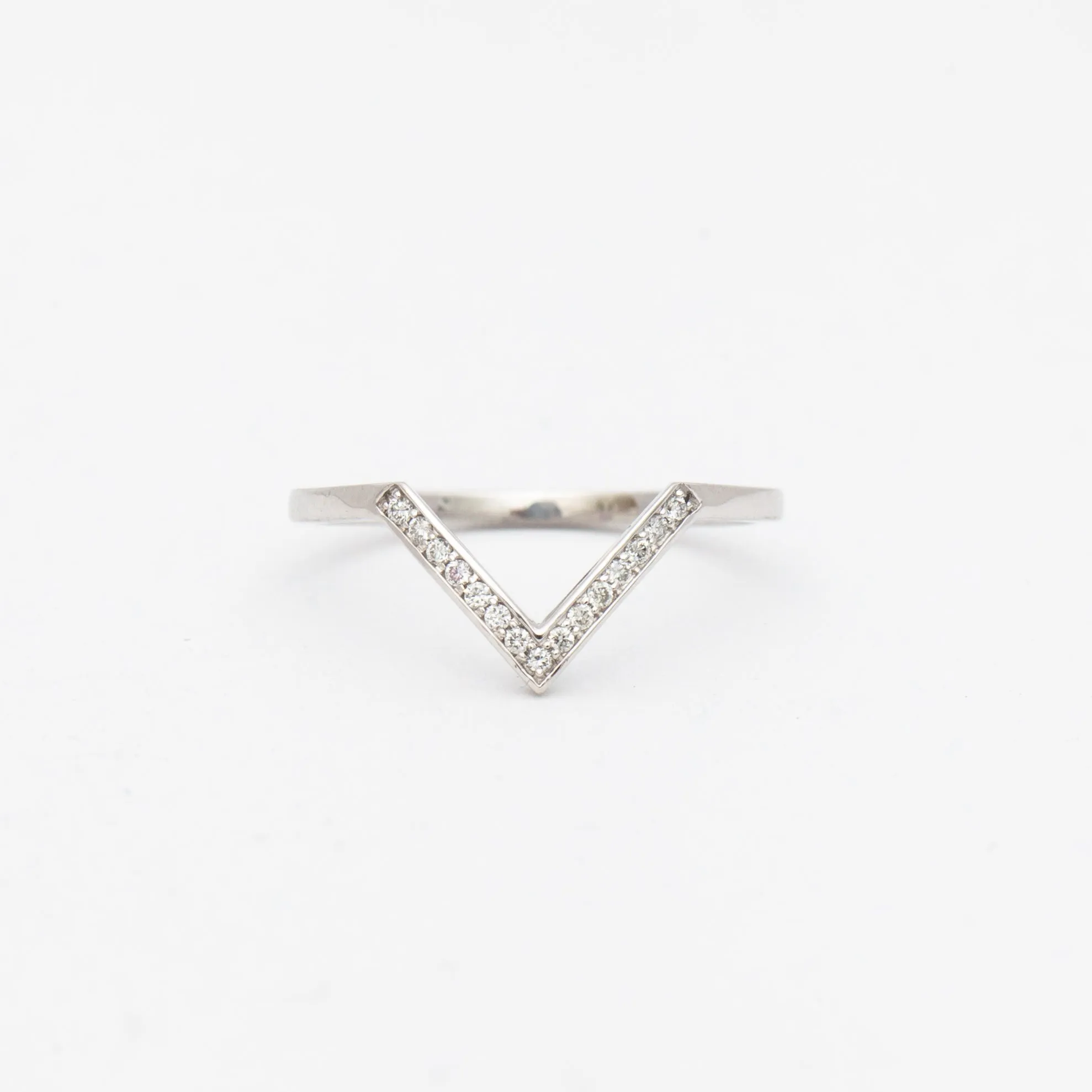 White Gold White Diamond Chevron Bea Band